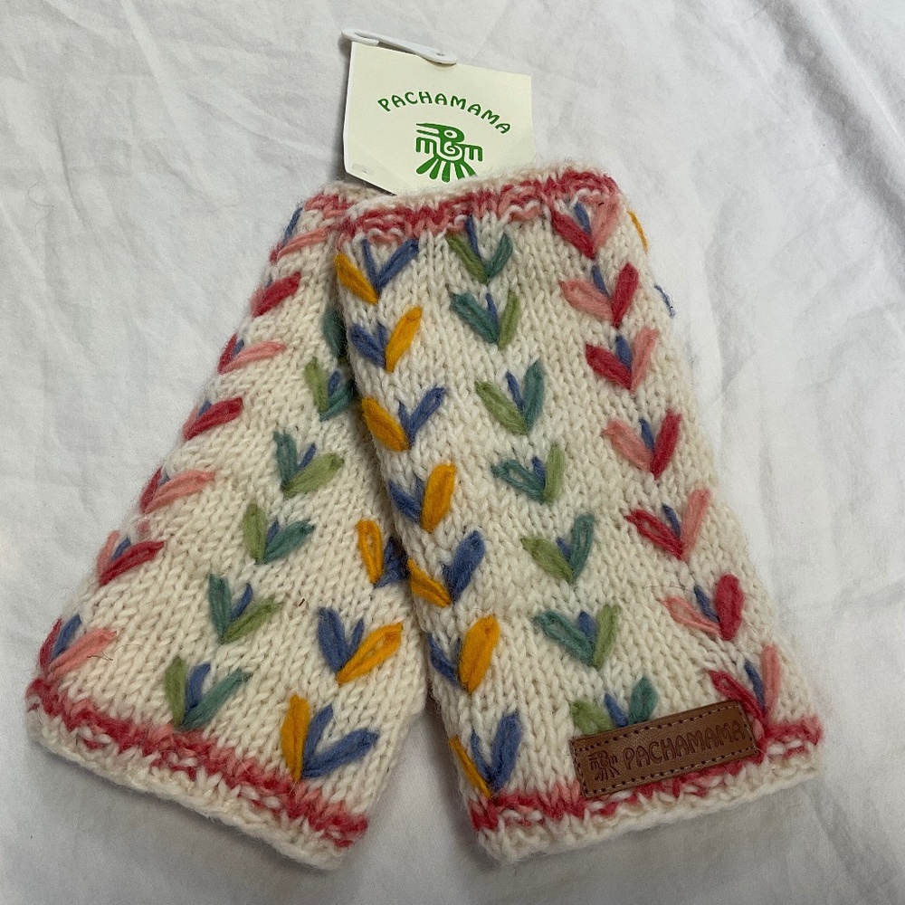 NWT Hand Knit and Embroidered Hand Warmers Fair Trade by Pachamama
